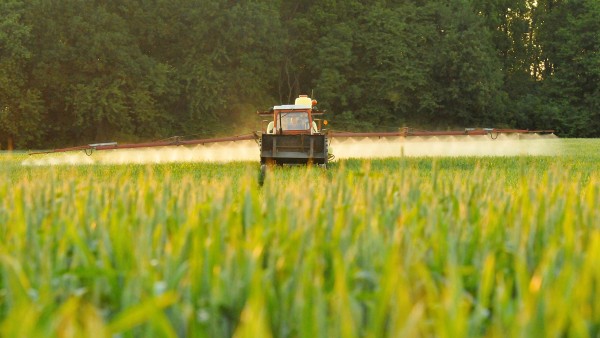 Podezřelí z PFAS: Nyní jsou pět pesticidů pod drobnohledem
