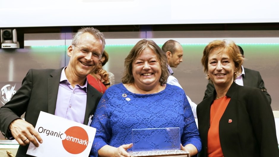 Paul Holmbeck fra Økologisk Landsforening har modtaget en FN-pris sammen med Mette Gjerskov, tidligere fødevareminister, og Vibeke Mortensen fra den danske ambassade i Rom
