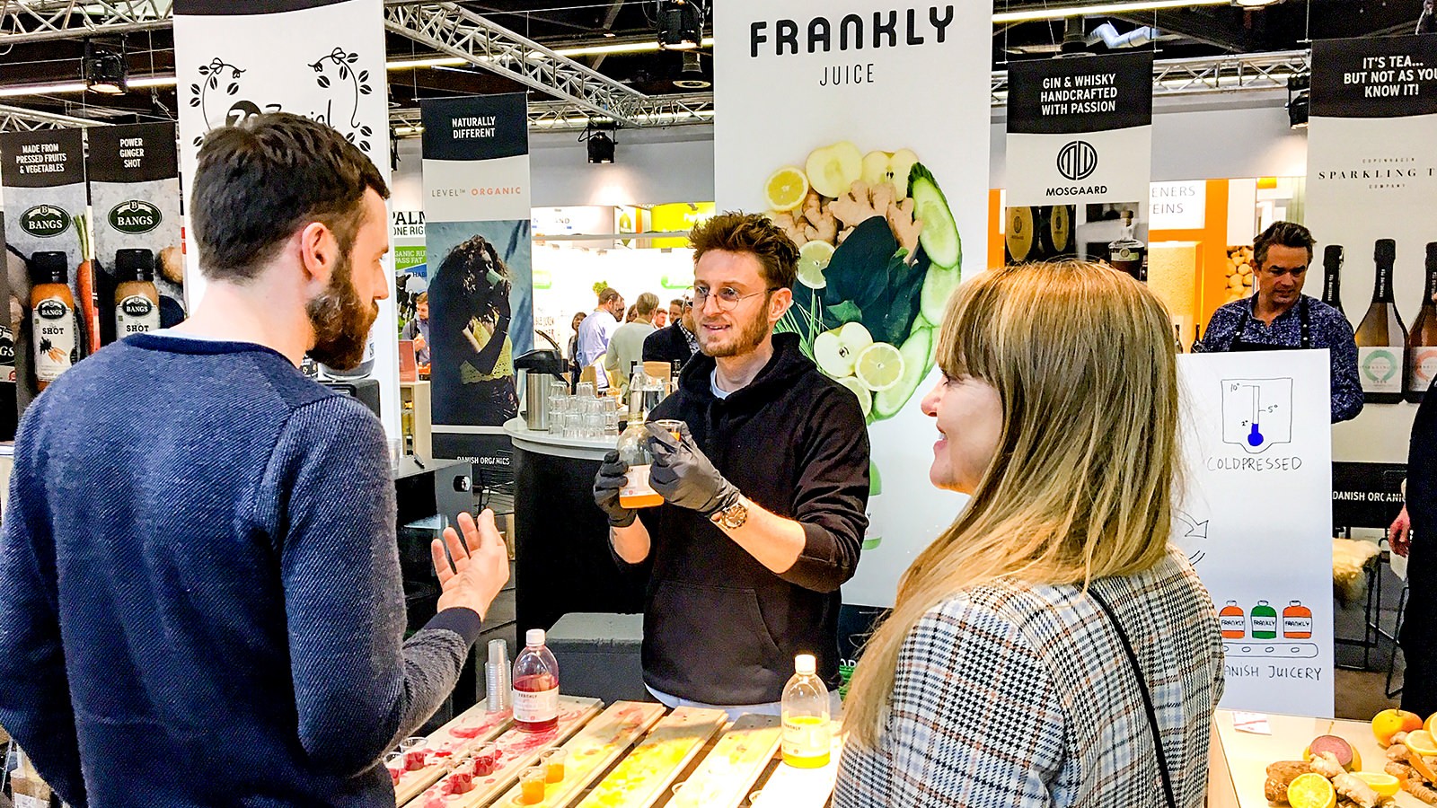Der uddeles smagsprøver hos Frankly Juice