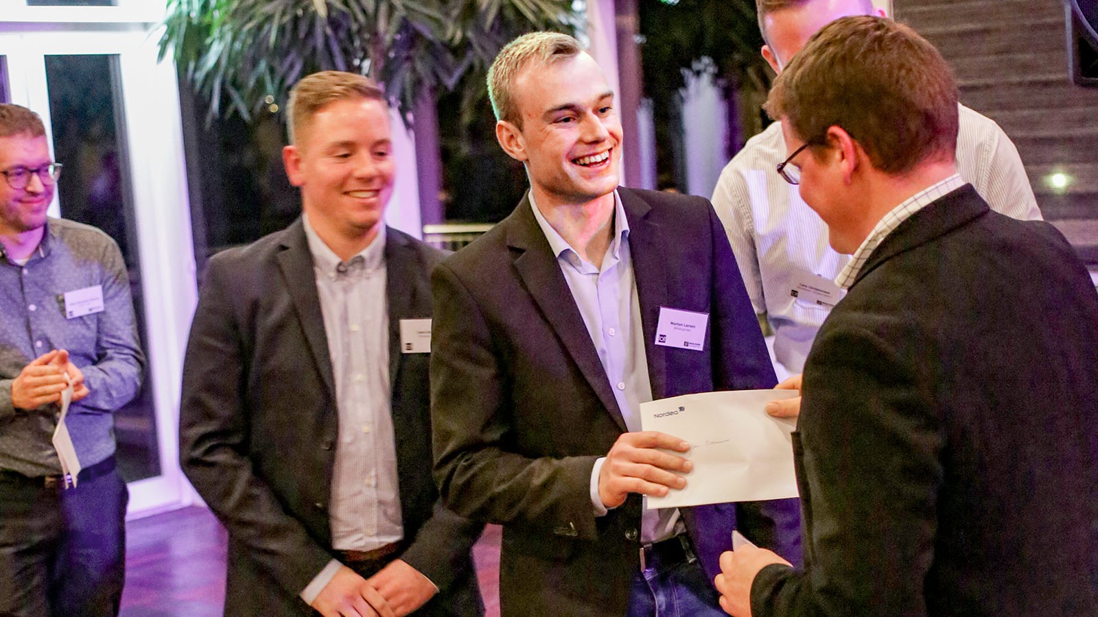 Jens Bonde og Morten Larsen modtager deres legat fra Nordea Fonden