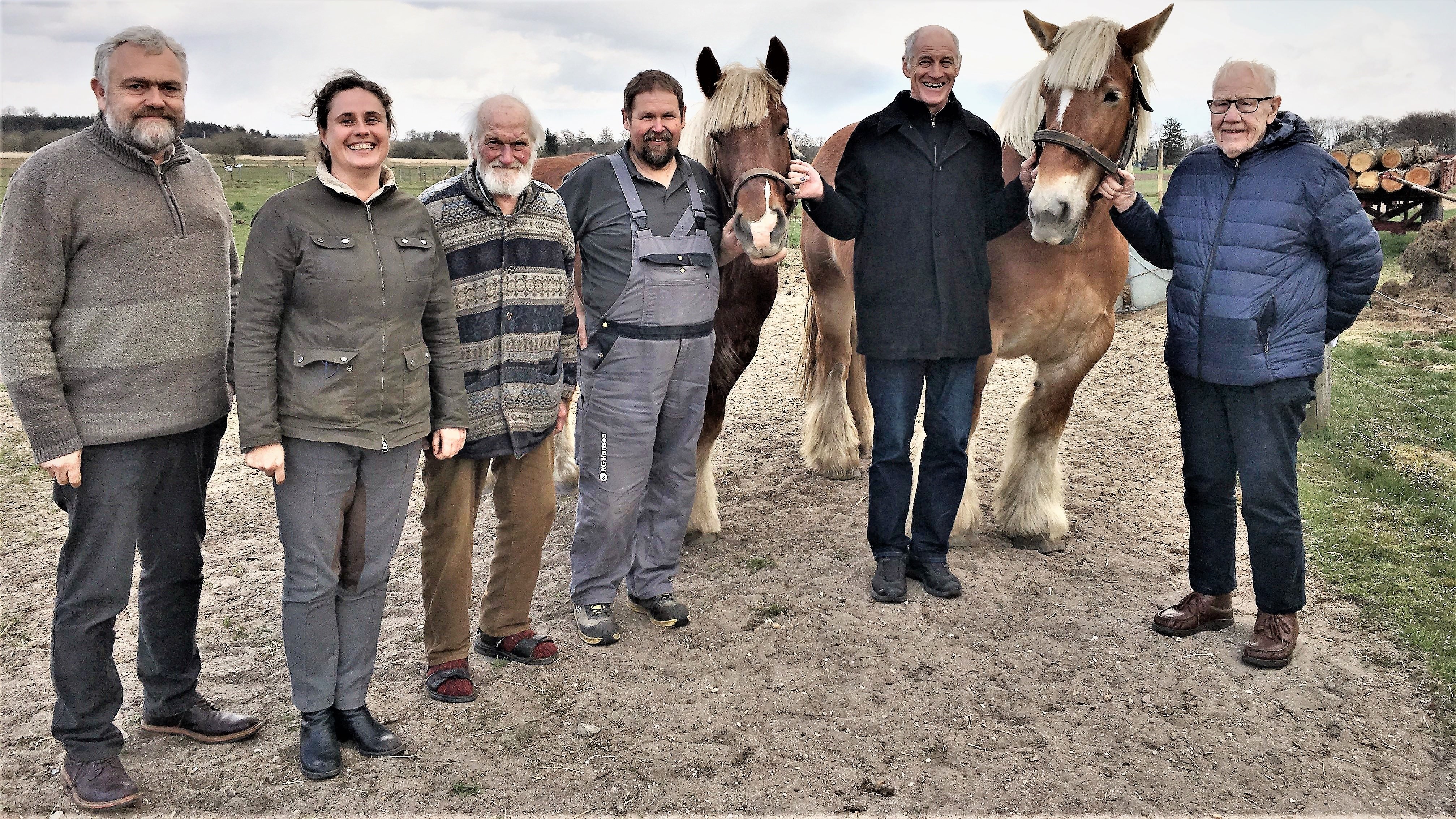 Danske bevaringsforeninger går sammen om en ny politisk offensiv. Fra venstre: Stig Benzon, bestyrelsesmedlem i Gamle Danske Husdyrracer og Danske Arkegårde, Susanne Hovmand næstformand i Danske Arkegårde, Niels Stokholm, næstformand for Gamle Danske Husdyrracer og bestyrelsesmedlem i Danske Arkegårde, Ole Mols, formand for Danske Husdyr, Holger Jessen, repræsentant for kvæg i Bevaringsudvalget og Hans Nebel, formand for Gamle Danske Husdyrracer.