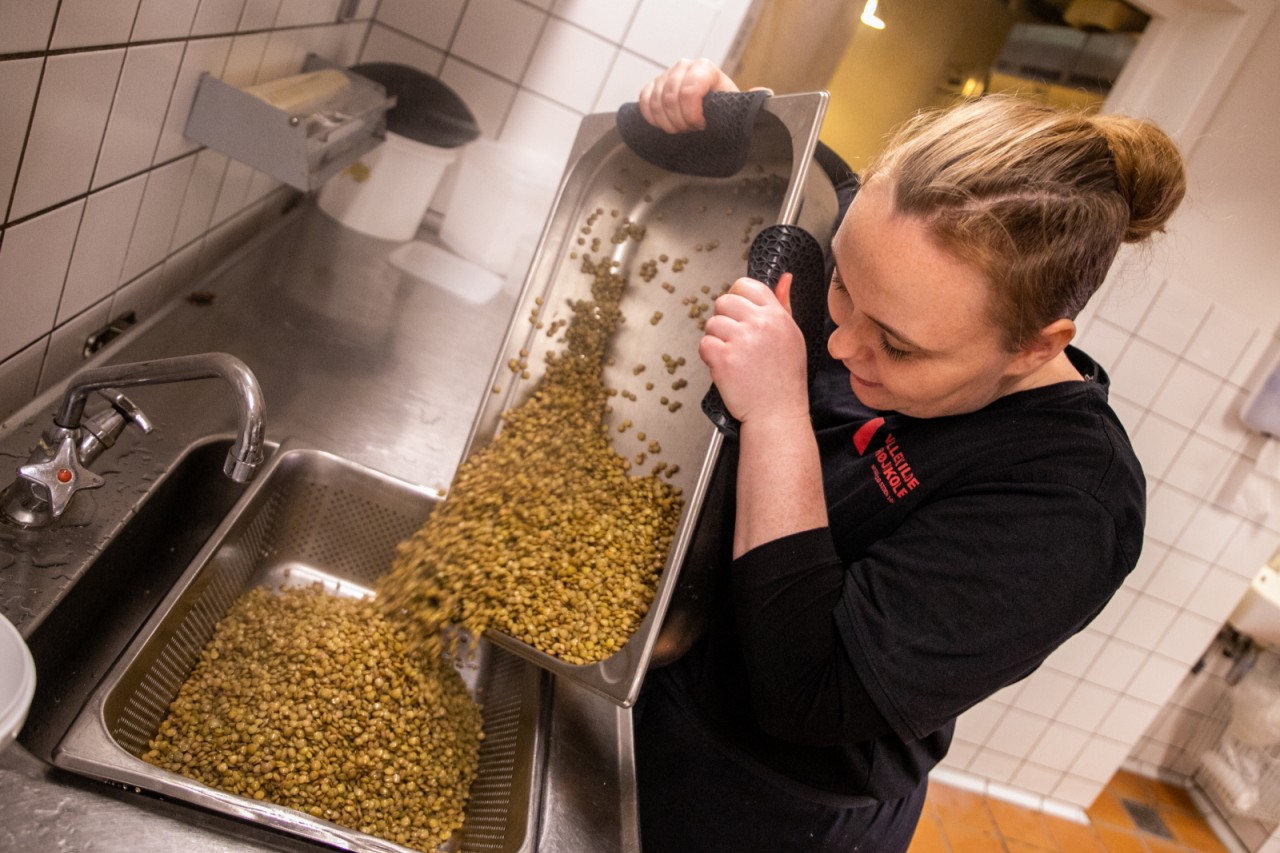 Carina Nor Johansen sier vandet fra linser