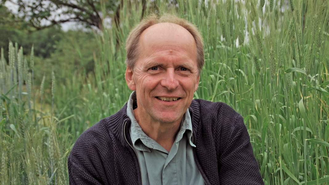 Anders Borgen sidder i marken