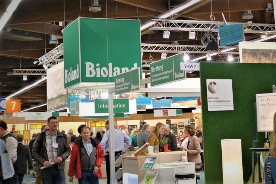 Et billede viser folk til BioFach