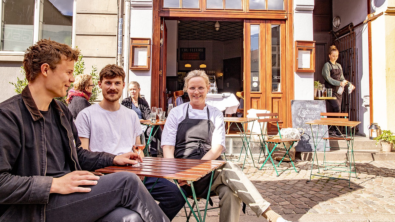 Gæster foran L'estragon i Aarhus
