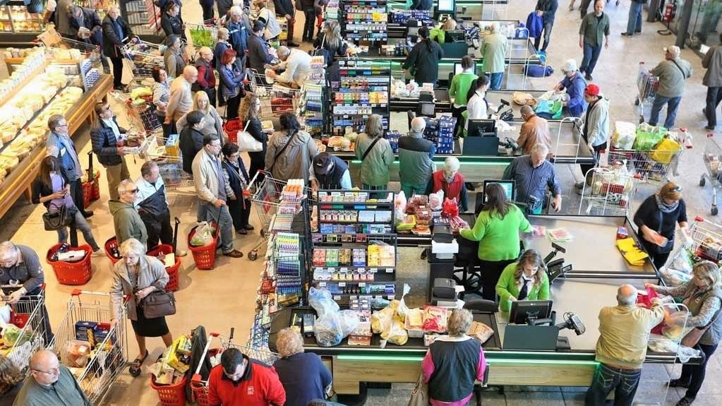 Et oversigtsbillede af et udenlandsk supermarked