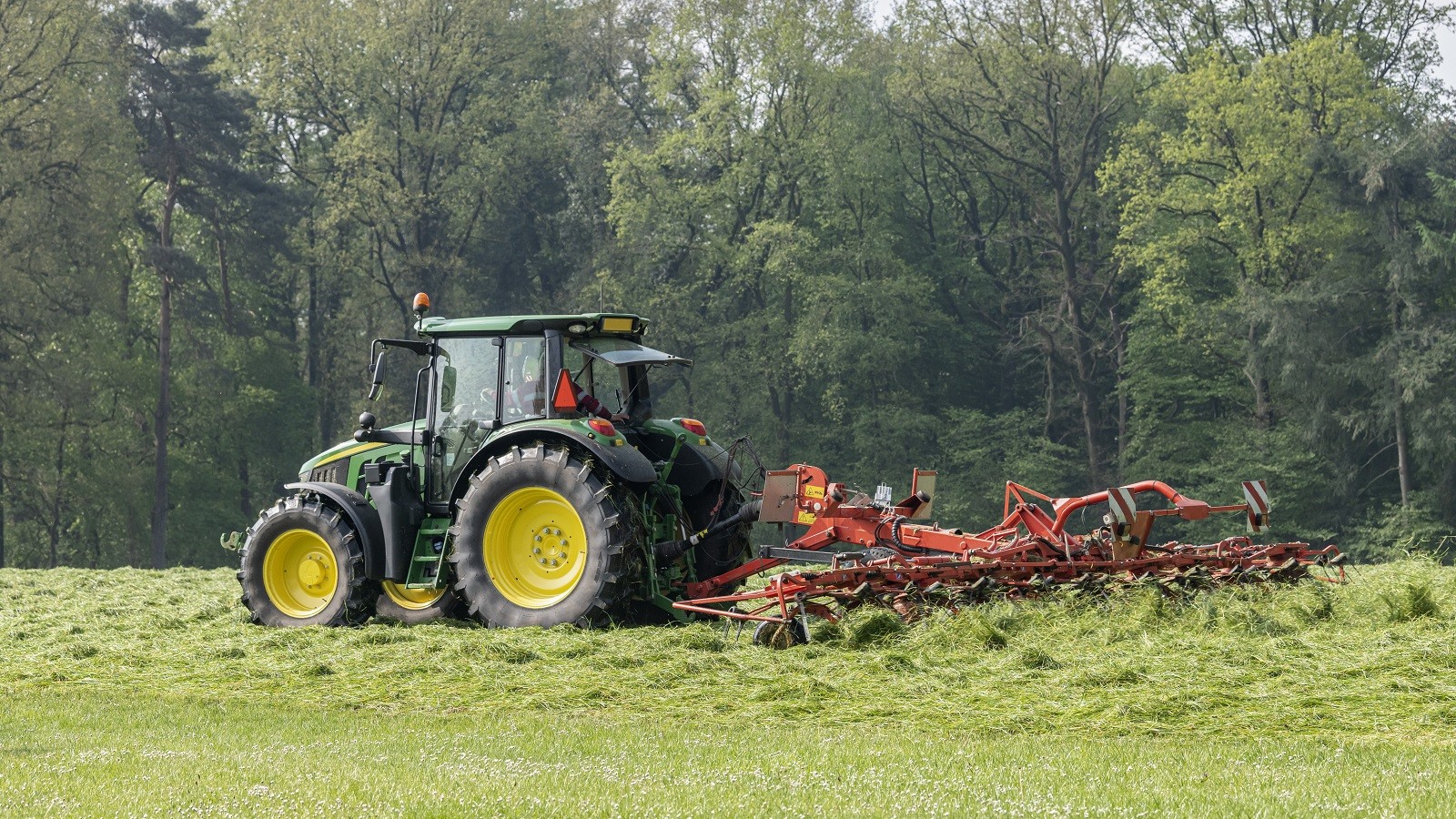 Traktor med hørive