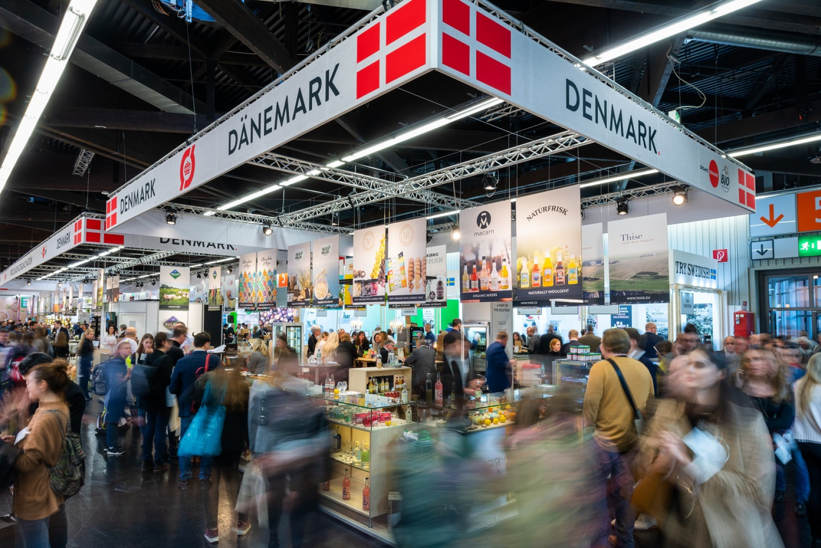 Masser af gæster besøger den danske fællesstand på BioFach 2020
