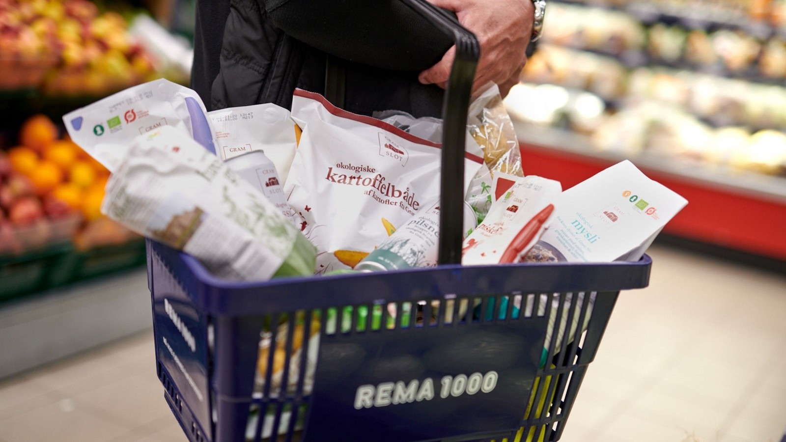 Indkøbskurv med økologiske varer fra Rema 1000