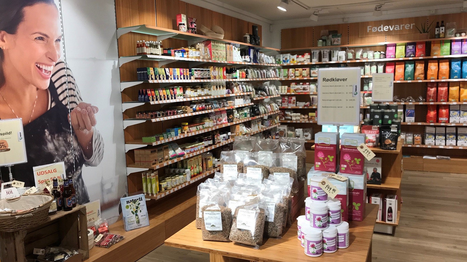 Fødevareafdeling i Helsam-butik