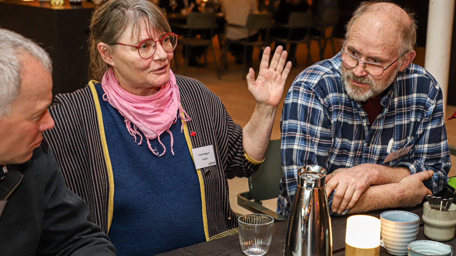 Linda og Kurt Heldgaard fra Sevel Øko er ikke tilhænger af for meget tivoli i forbindelse med Økodag. Hos dem handler det om, at gæsterne kan komme ud og klappe en ko og en kalv
