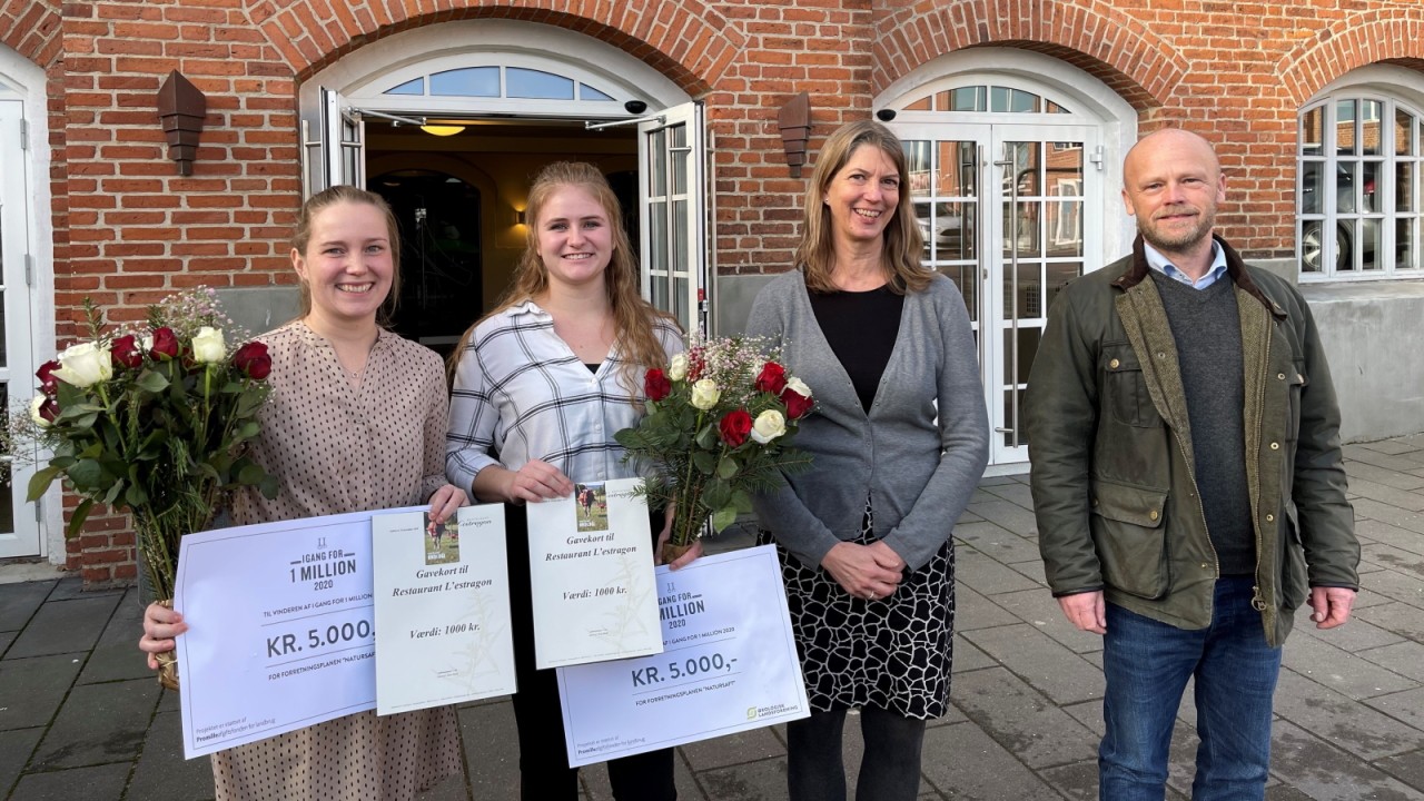 Kathrine Greve og Marie Vad, Kirsten Haarbo Jens Peter Hermansen ved overrækkelse af legat
