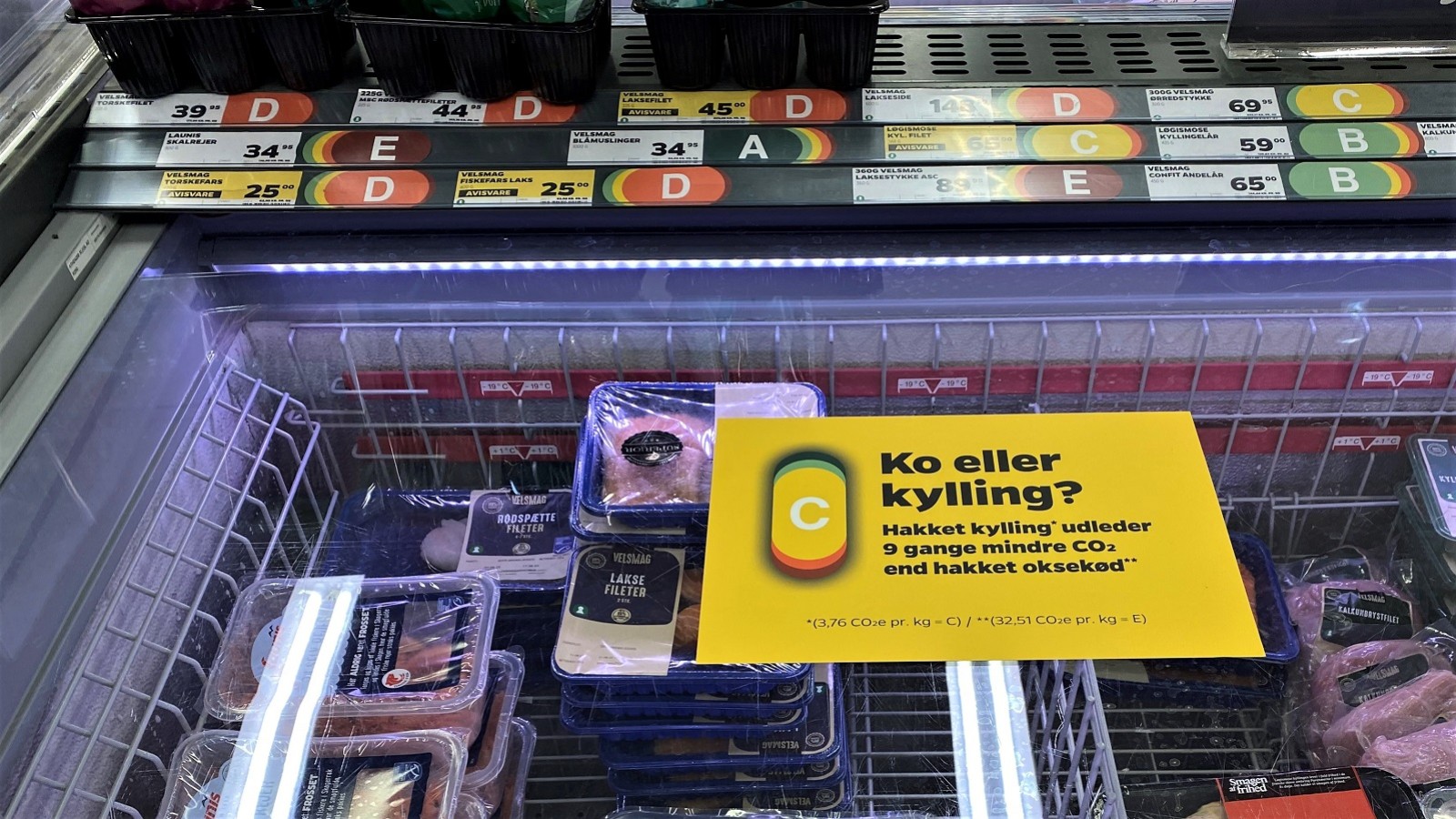 Nettos bud på et kommende klimamærke på køledisk med kød