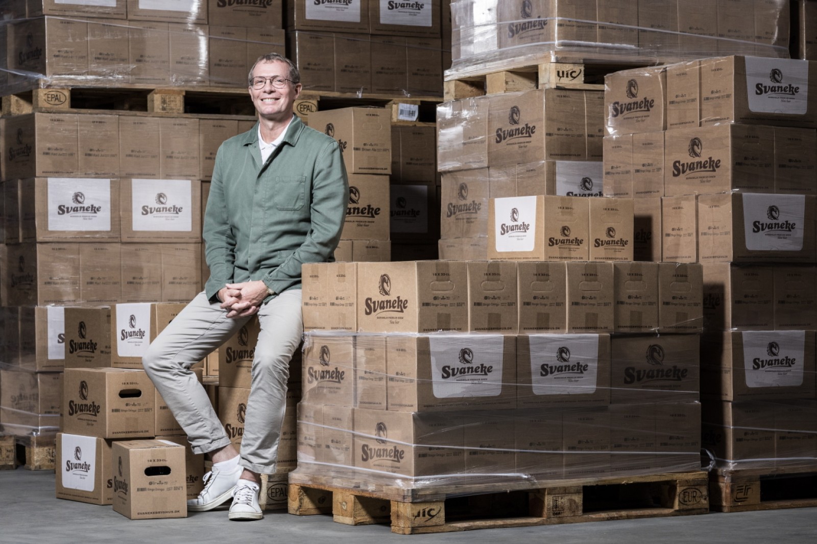 Steen Jespersen på lageret hos Svaneke Bryghus