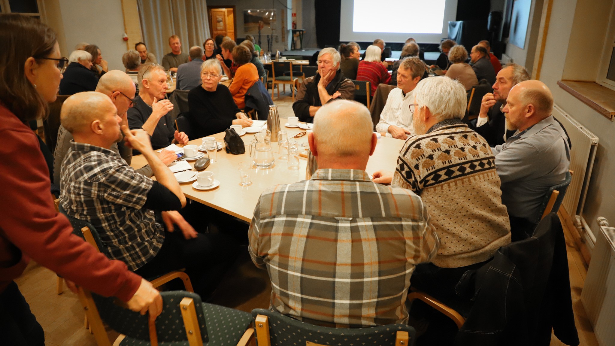 Koncertsalen på Halkær Kro var for en aften omdannet til workshop, og række spørgsmål om økologiens fremtid blev diskuteret ved bordene. Men rapporten