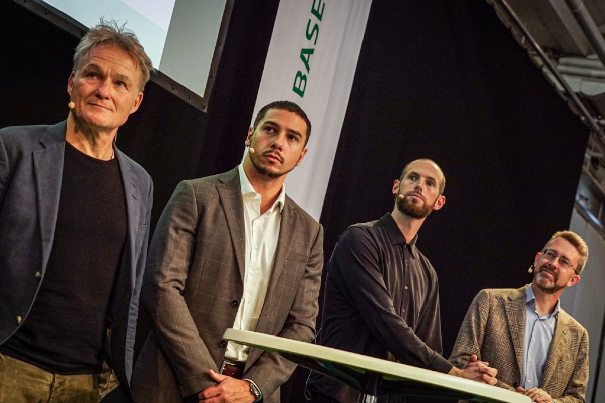 Jakob Lamm Zeuthen, Ahmed Abdallah, Kenneth Fredslund Hansen, Thomas Roland står på scenen til Plant Based Expo 2022