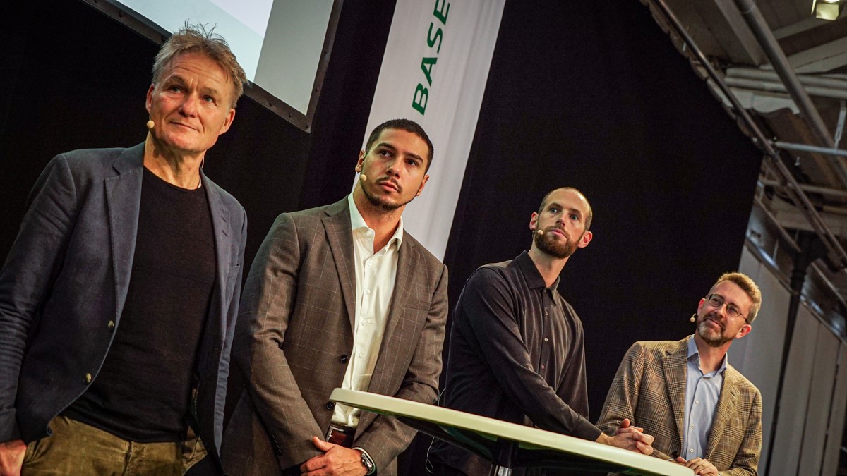 Jakob Lamm Zeuthen, Ahmed Abdallah, Kenneth Fredslund Hansen, Thomas Roland står på scenen til Plant Based Expo 2022