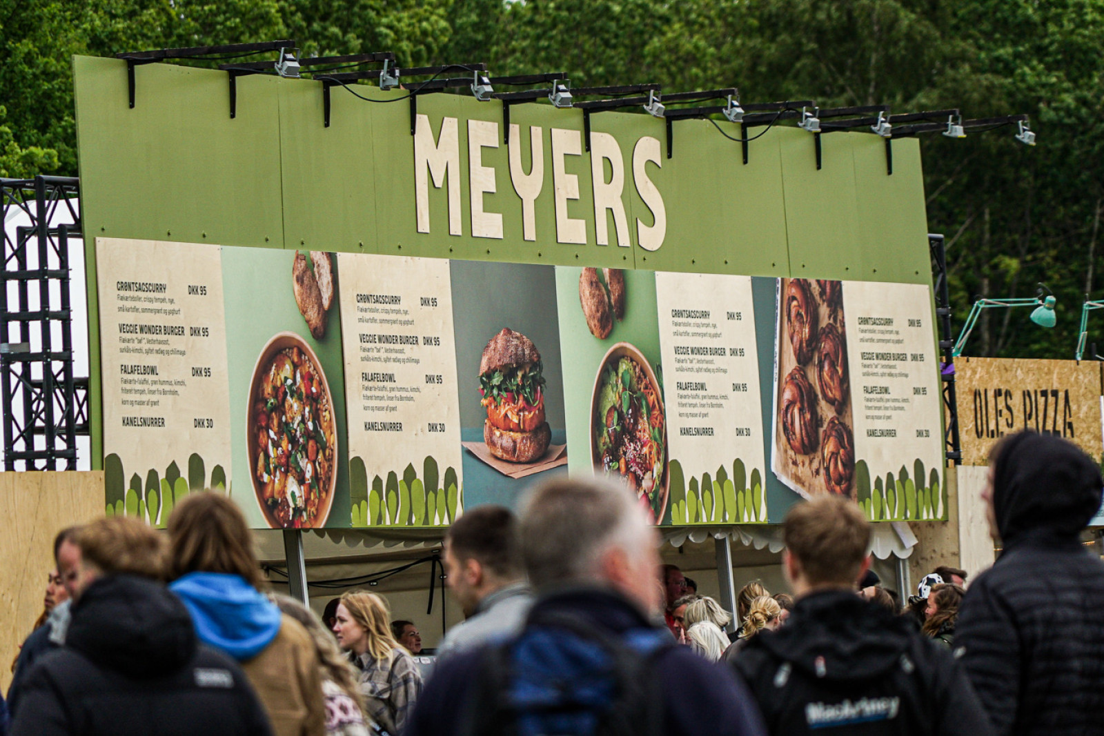 Et billede af Meyers menuskilt på Northside 2022