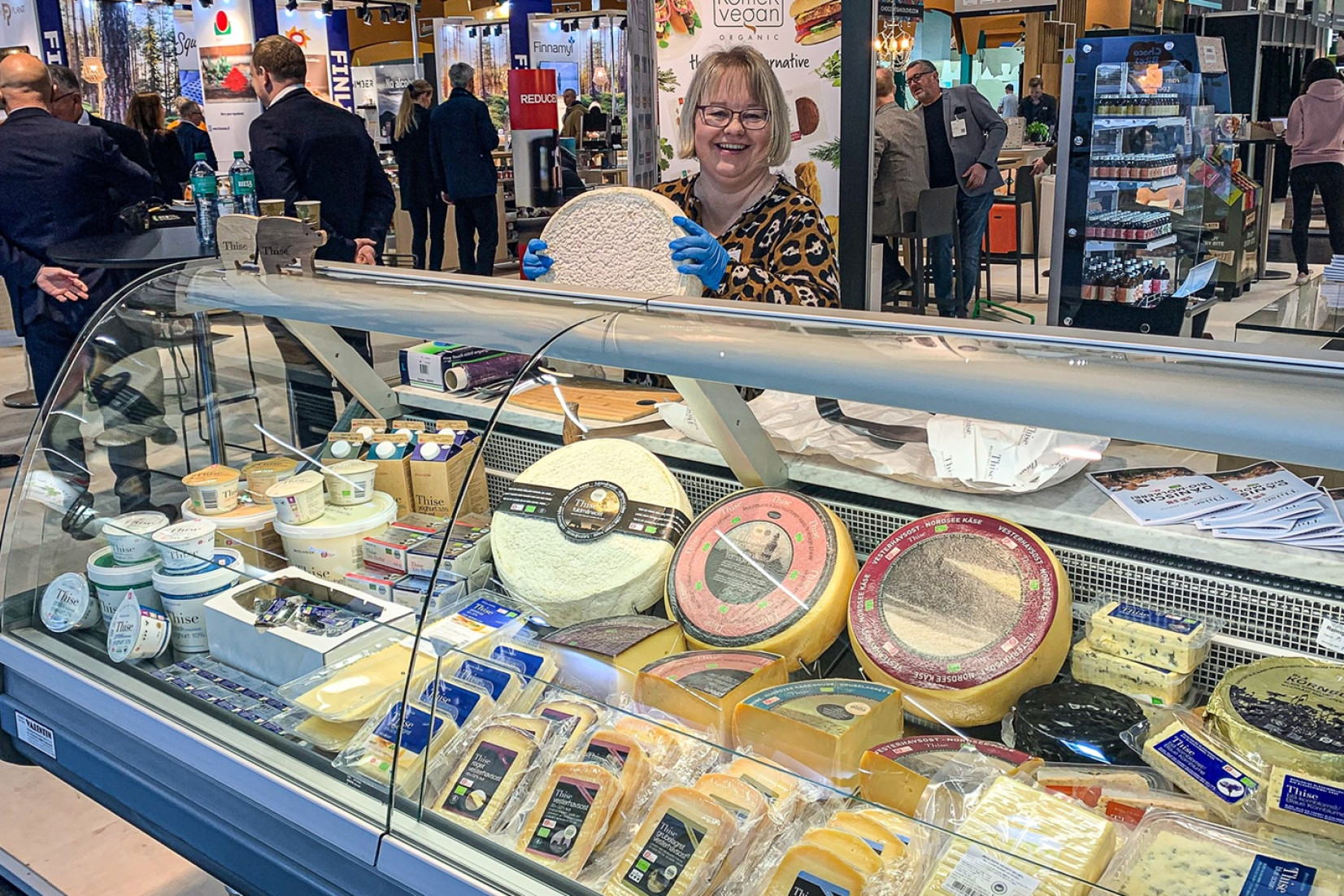 Thises stand på BioFach, som bugner af ost.