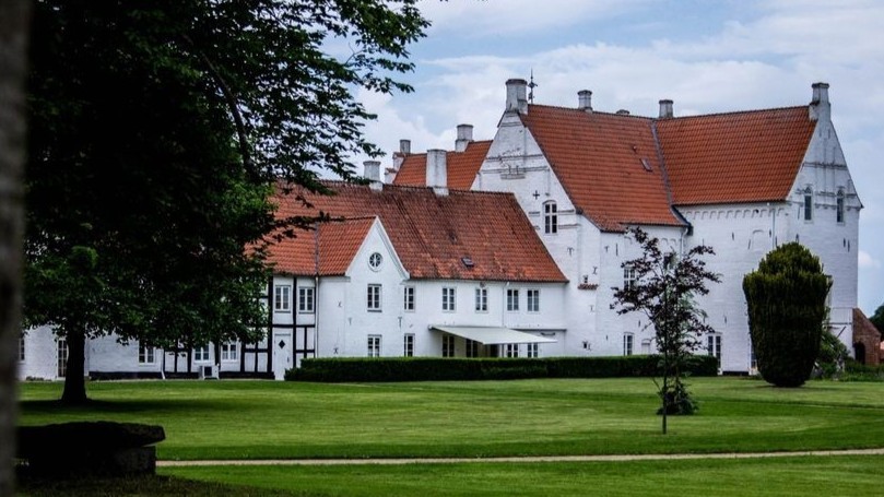 Hovedbygningen på Tjele Gods