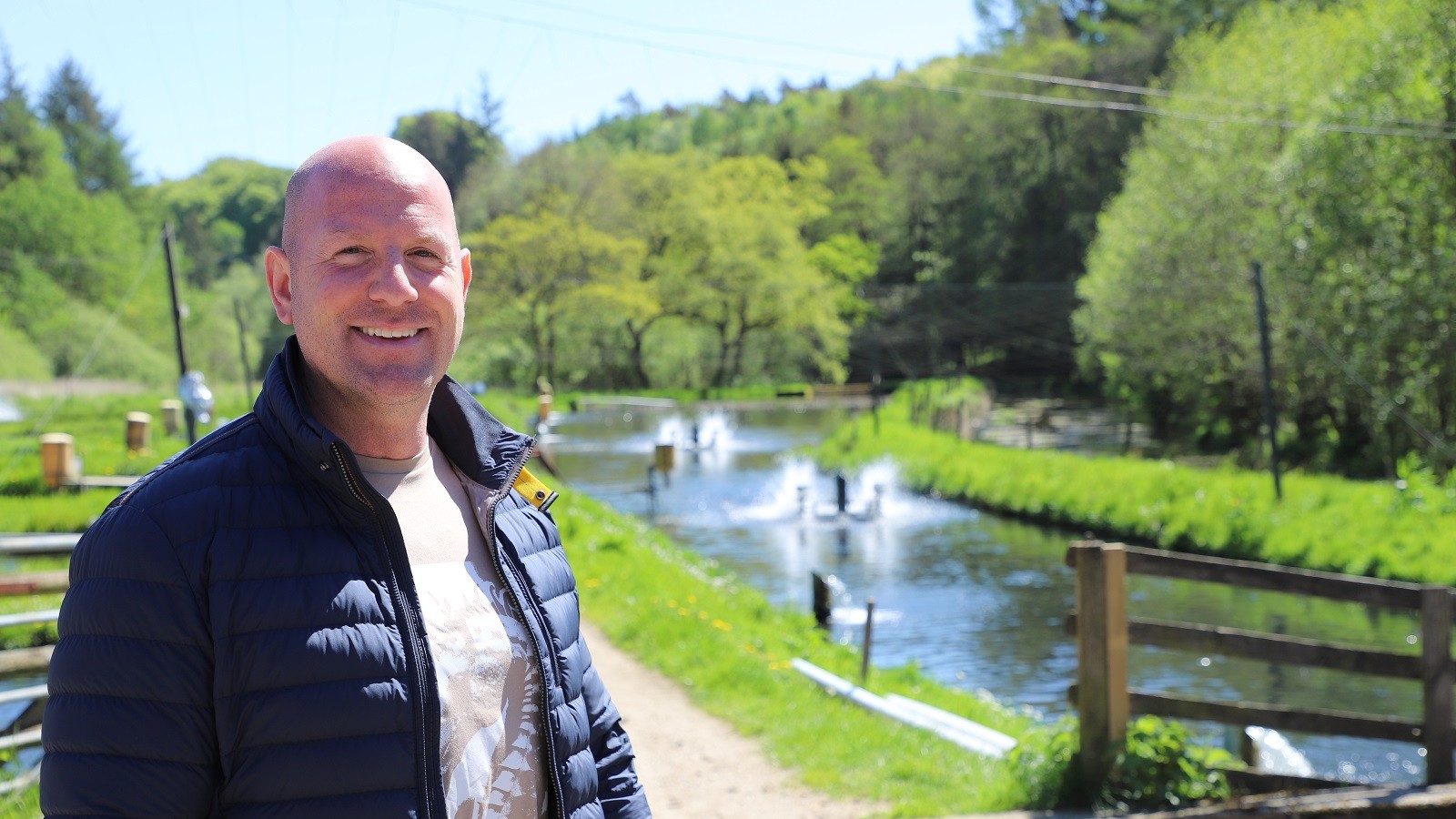 Ådal Ørred ansatte sidste efterår Adrian Durrani til at stå for salg og branding af de jyske ørreder, og han håber, at det i løbet af et par år bliver muligt at afsætte hele produktionen som økologiske fisk