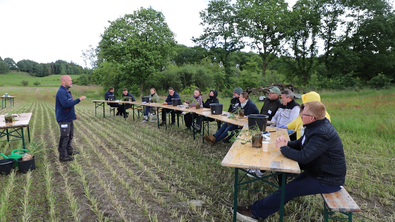 Jens Peter Hermansen, chefkonsulent i Innovationscenter for Økologisk Landbrug gav deltagerne en grundig indføring i, hvorfor regnormen er en vigtig medspiller i det økologiske landbrug, og hvorfor det er vigtigt at drive et landbrug, som spiller sammen med naturen