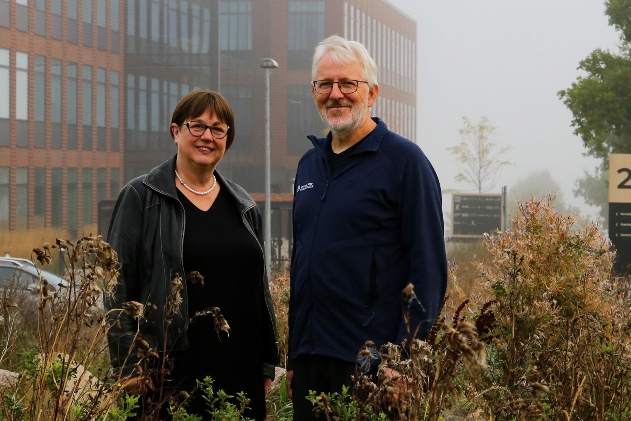 Kirsten Holst Sørensen og Simme Eriksen foran Agro Food Park 26