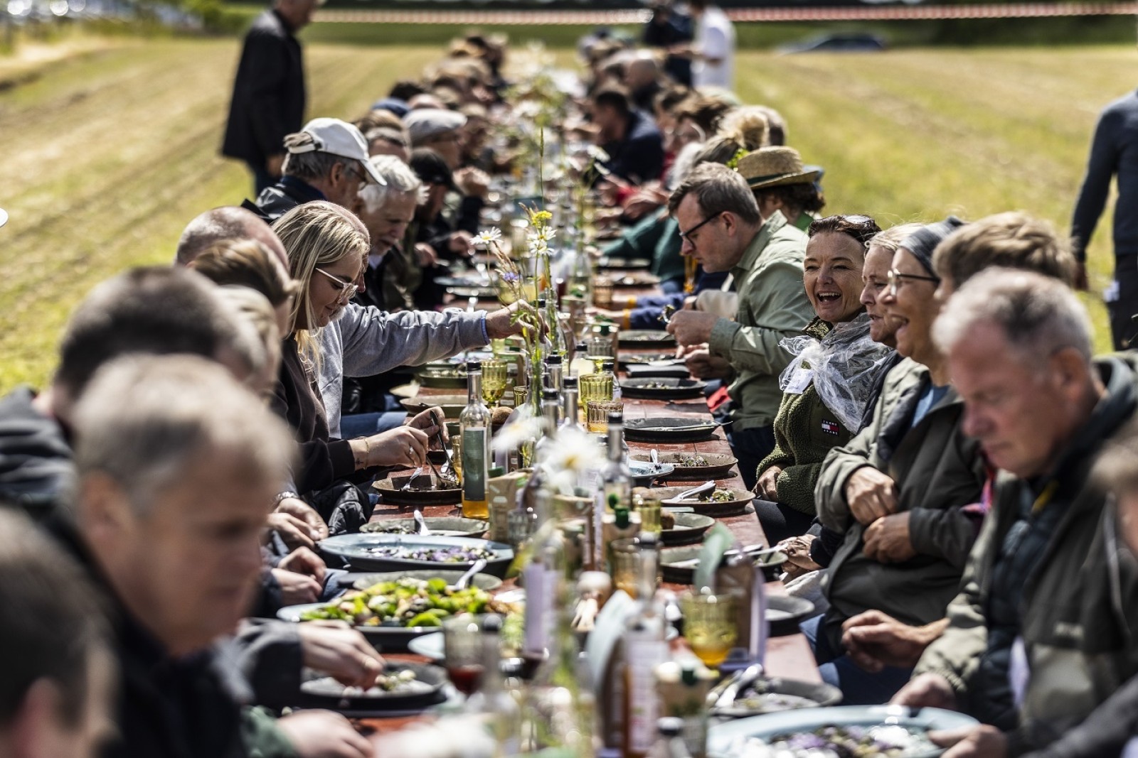 Grøn økologisk langbordsmiddag er et bud på en aktivitet, som passer godt ind i konceptet for Klimahandledagens d. 24. april.
