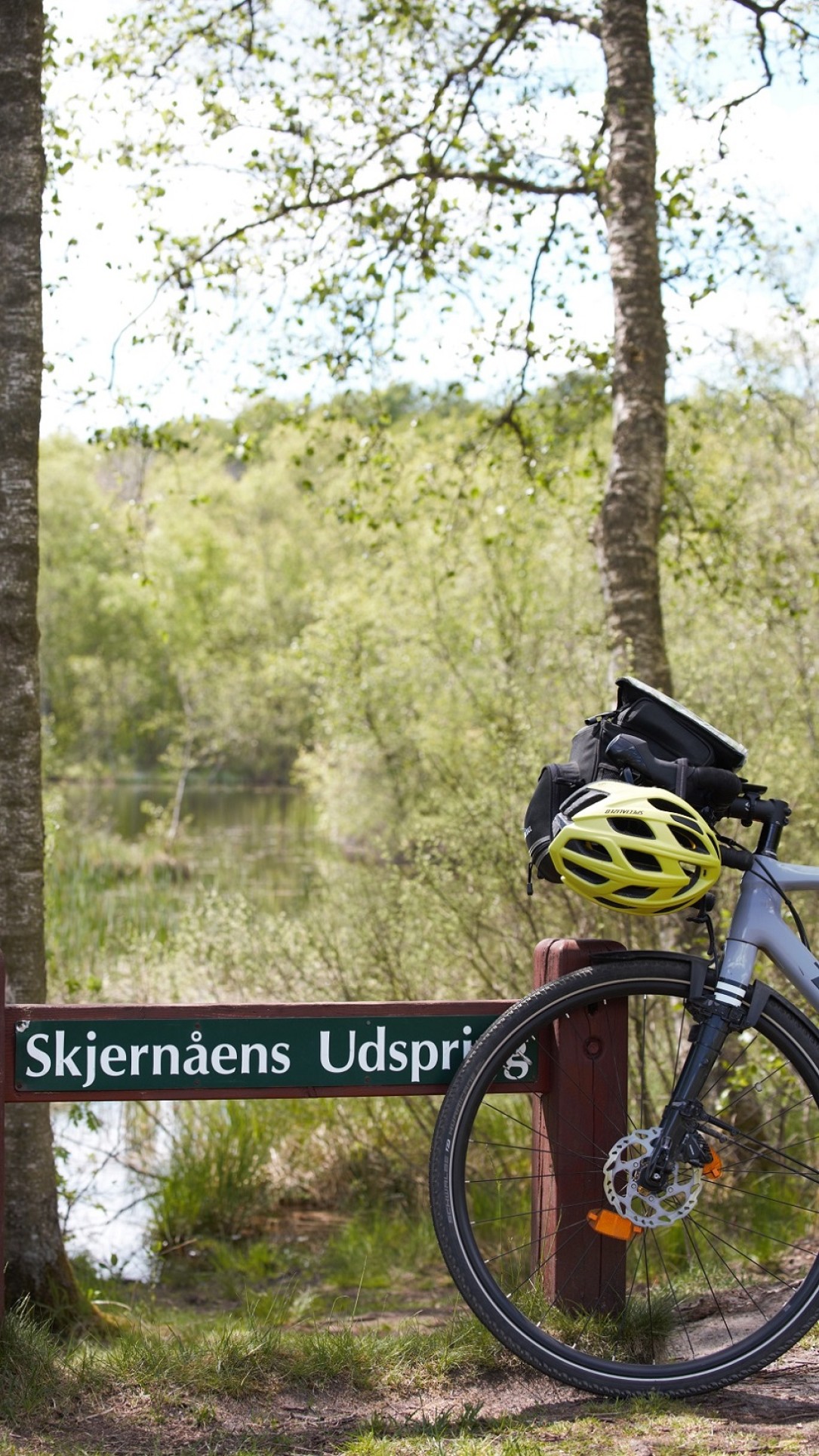 Staten ejer store naturarealer i området omkring Tinnetgaard. Det er et sublimt turområde, både til fods og på cykel. Der er et stort antal afmærkede vandrestier, som er markeret med gult, rødt og blåt – både på kortet og i naturen
