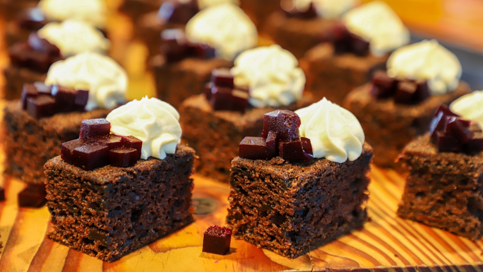 Dagens dessert er en rødbedekage der er lavet på sorten detroit dark red rødbede