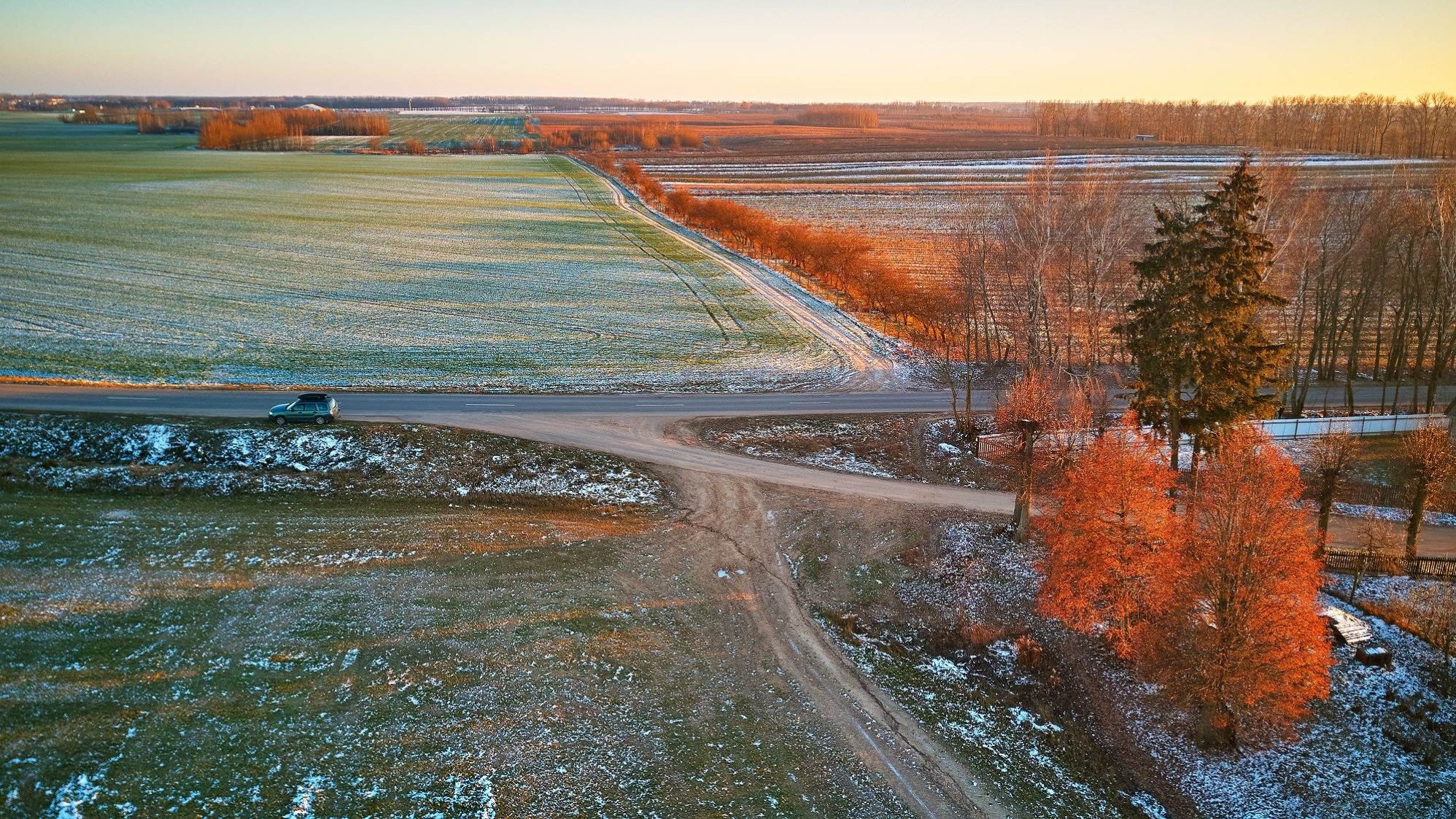 Luftfoto af frosne marker