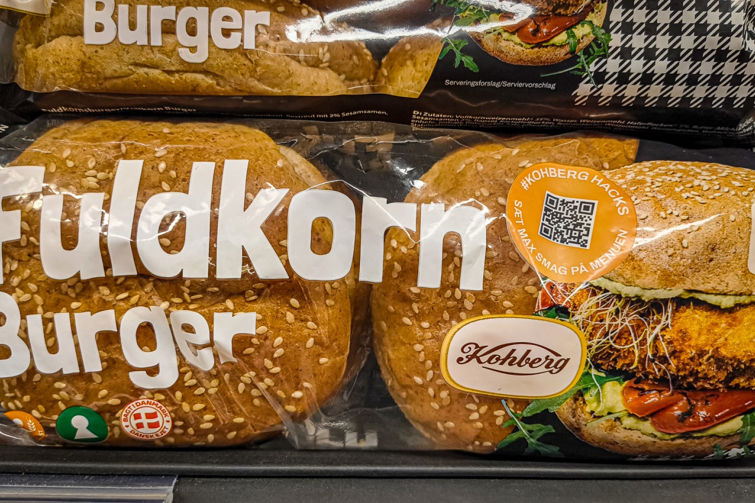 Foto af emballagen på Kohbergs fuldkornsburgerboller