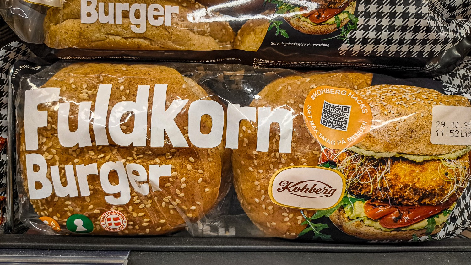 Foto af emballagen på Kohbergs fuldkornsburgerboller