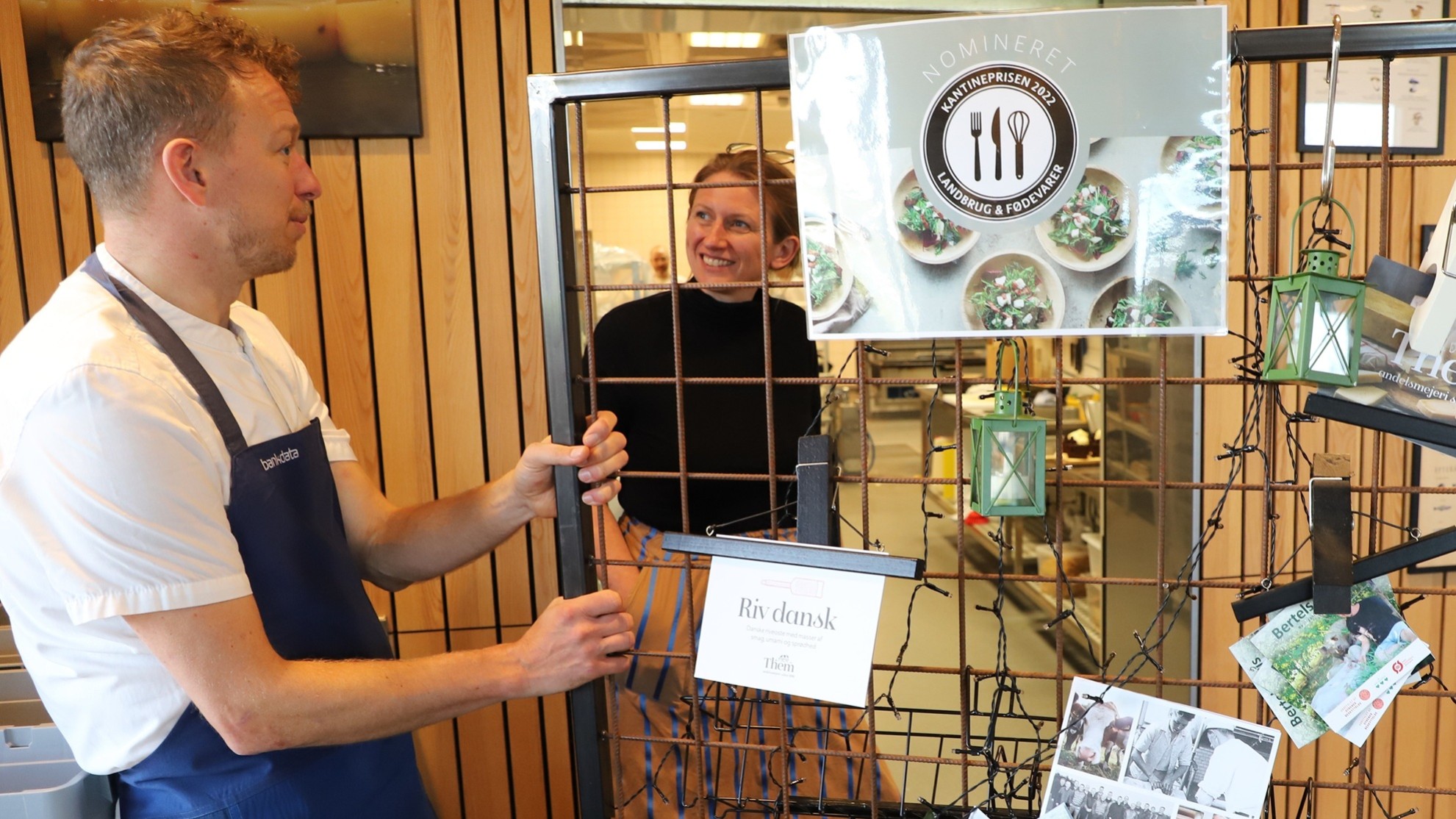 Mads Henrik Birk og Randi Friis Hansen er begge optaget af de smagsmuligheder, der ligger i de gamle sorter, og overalt i Bankdatas kantine er der skilte og skærme, som fortæller om de særlige egenskaber ved de gamle bevaringsværdige sorter