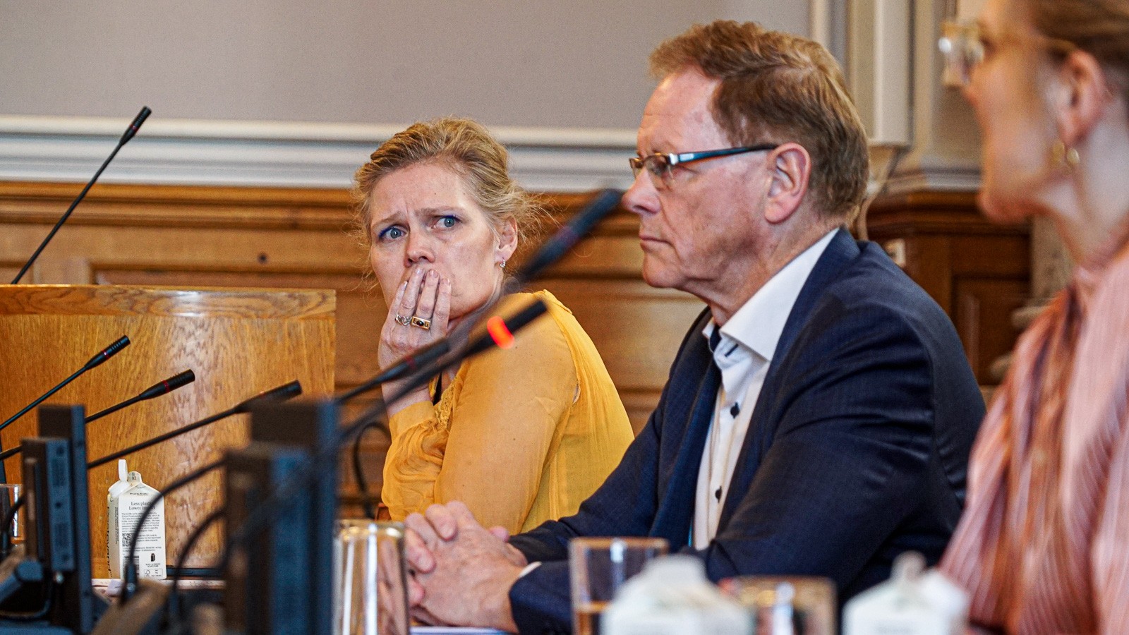 Fra venstre sidder Leila Stockmarr, Erling Bonnesen og Zenia Stampe