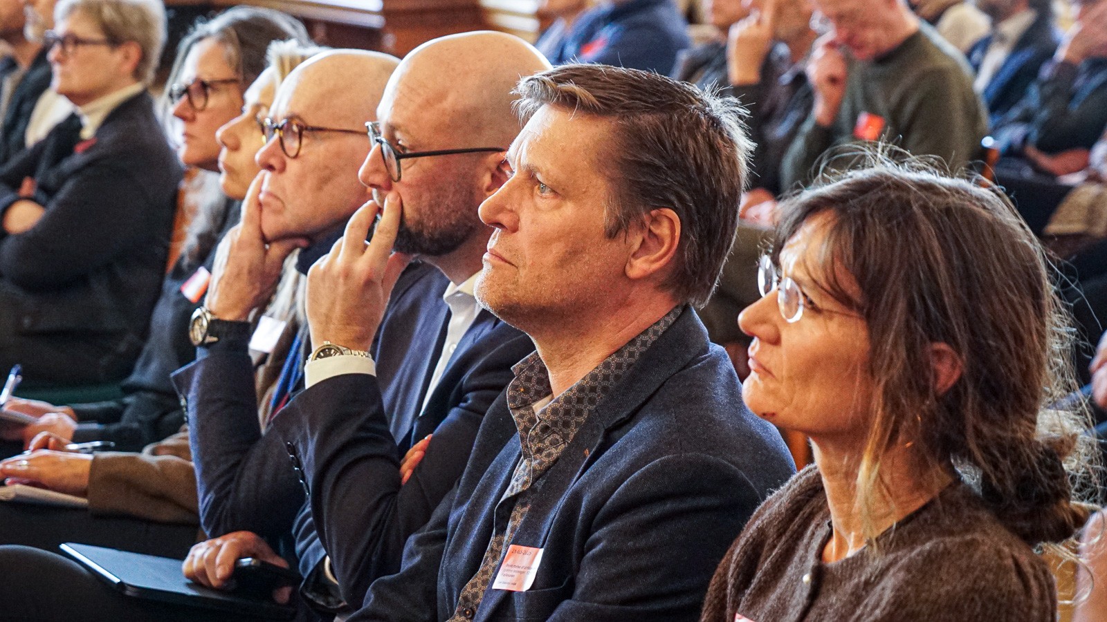 Både Økologisk Landsforenings direktør Rasmus Prehn (t.v.), forperson Michael Kjerkegaard og landbrug- og fødevarepolitisk chef Sybille Kyed var mødt op til konferencen