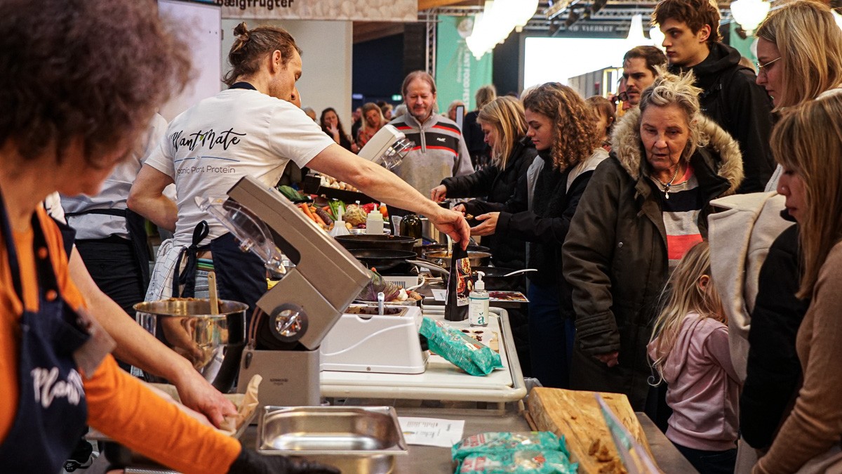 Organic Plant Protein bød på et diverst udvalg af smagsprøver lavet af planteproteiner