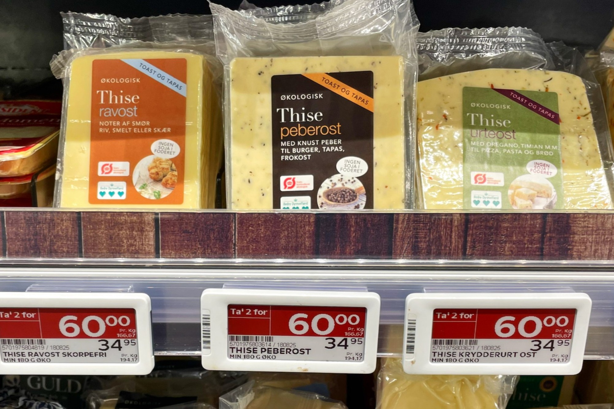 Thise-oste i Superbrugsens køledisk med mængderabat
