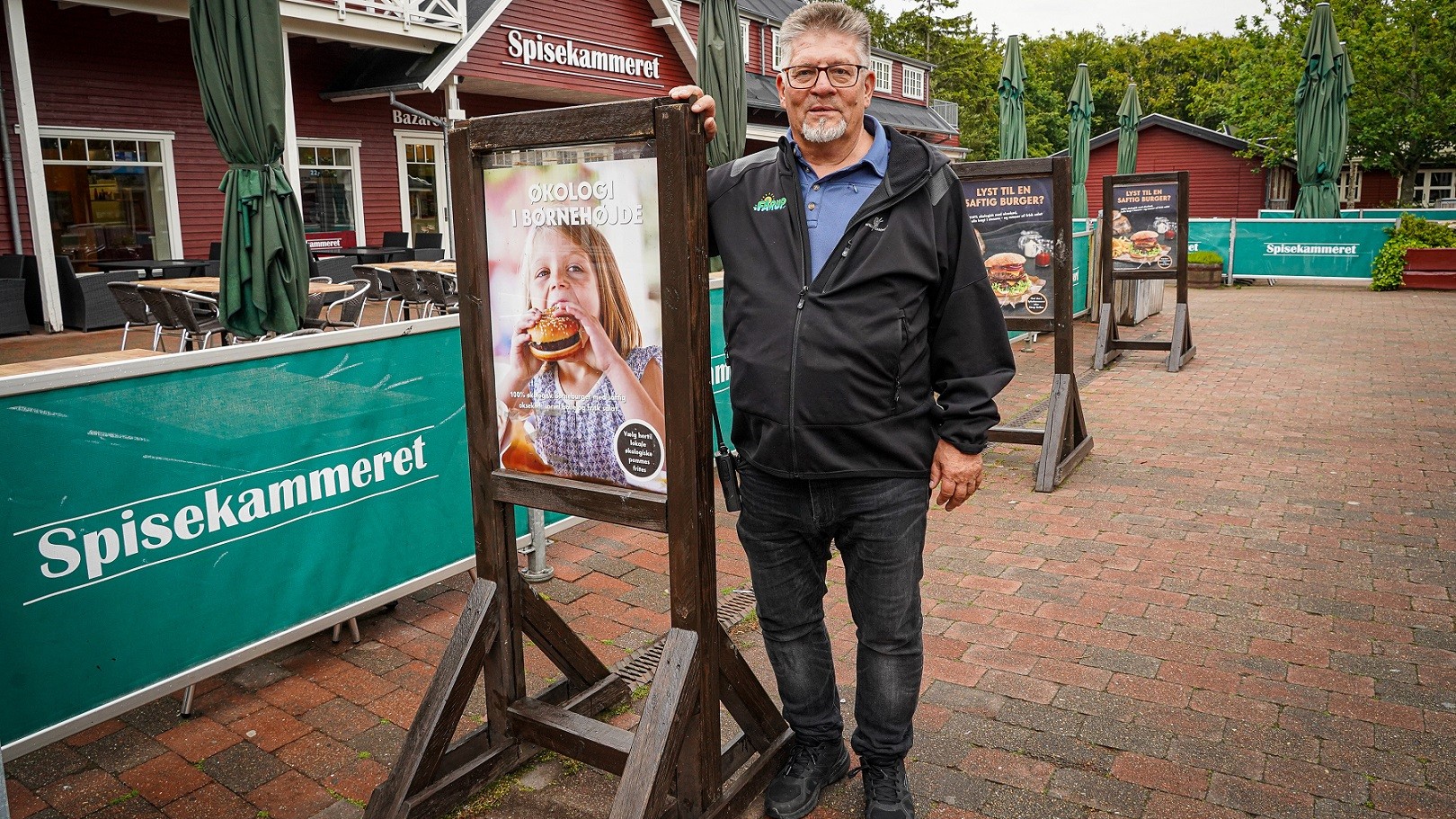 Ole Roed, food- og retail-chef i Fårup Sommerland, står foran spisestedet Spisekammeret