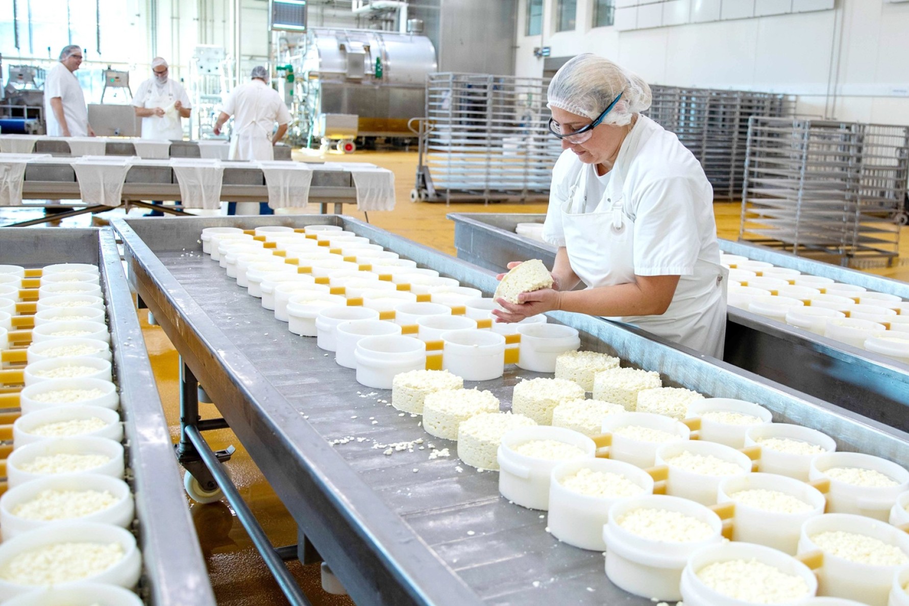 Produktion af ost hos Thises